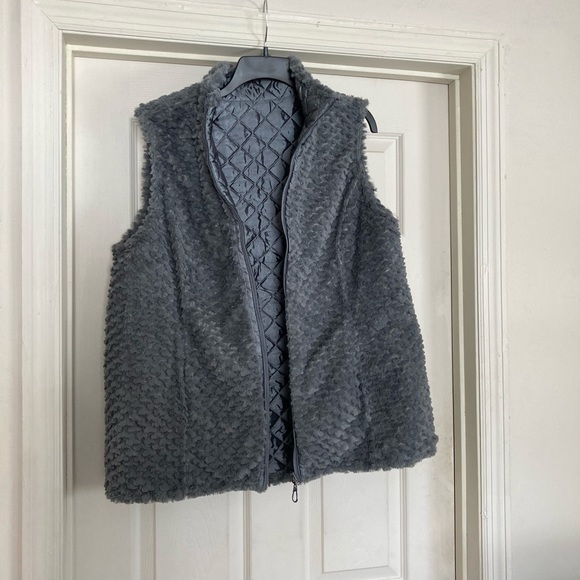 Denim & Co Large Reversible Fur Vest - Picture 6 of 6